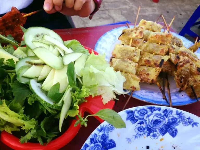 Bỏ Túi Ngay TOP 6 Địa Điểm Ăn Vặt Phú Yên Ngon Quên Lối Về