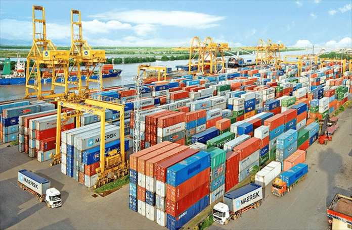 chi phí vận chuyển container