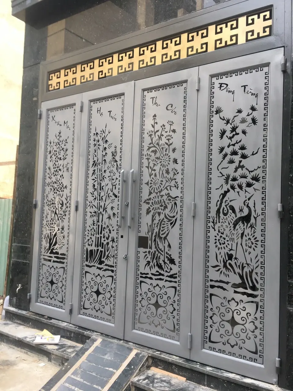 Xem Ngay Top 3 Đơn Vị Cung Cấp Cửa Sắt Hòa Bình Chất Lượng Nhất