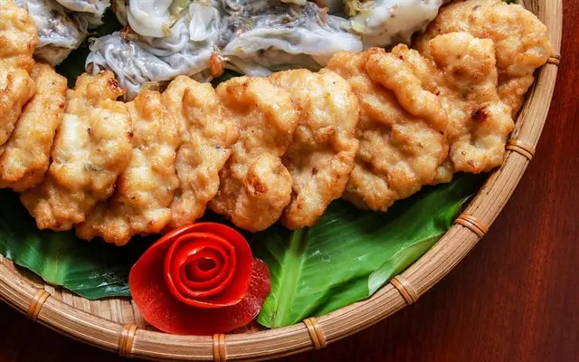Đến Hạ Long Ăn Gì Để Thưởng Thức Trọn Vẹn Ẩm Thực Đất Cảng?