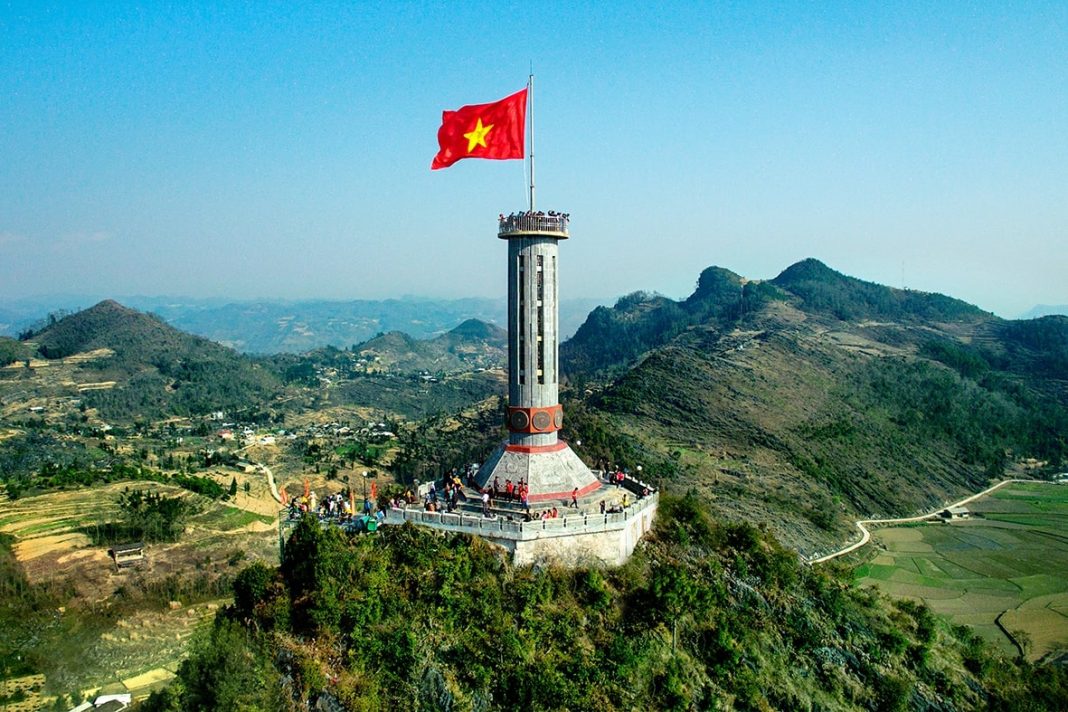 Địa Điểm Du Lịch Hà Giang Cột Cờ Lũng Cú