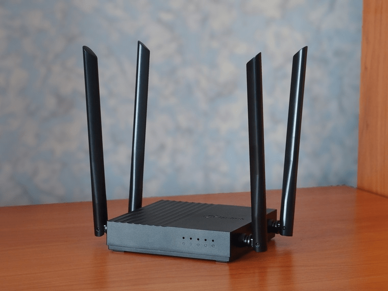 giá cục phát wifi không dây