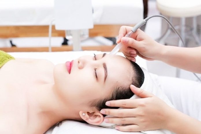 Máy hút mụn spa là gì?