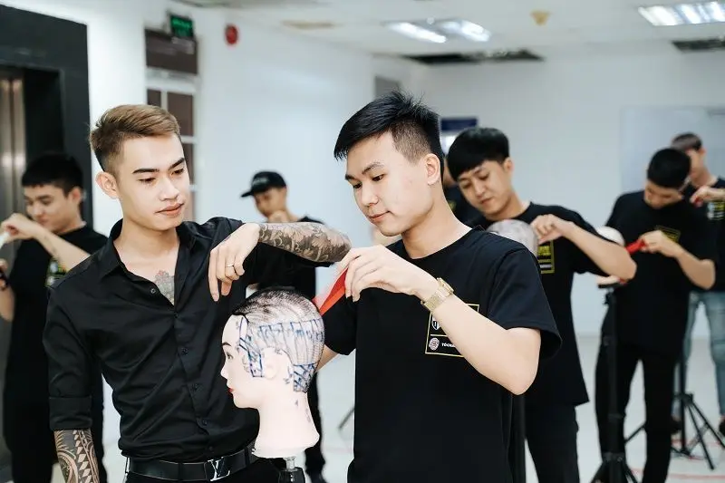 Lưu Ngay Top 10 Địa Điểm Học Cắt Tóc Ở Đà Nẵng Chất Lượng