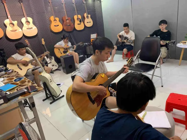 Xem Ngay TOP 10 Địa Chỉ Lớp Học Guitar Đà Nẵng Uy Tín