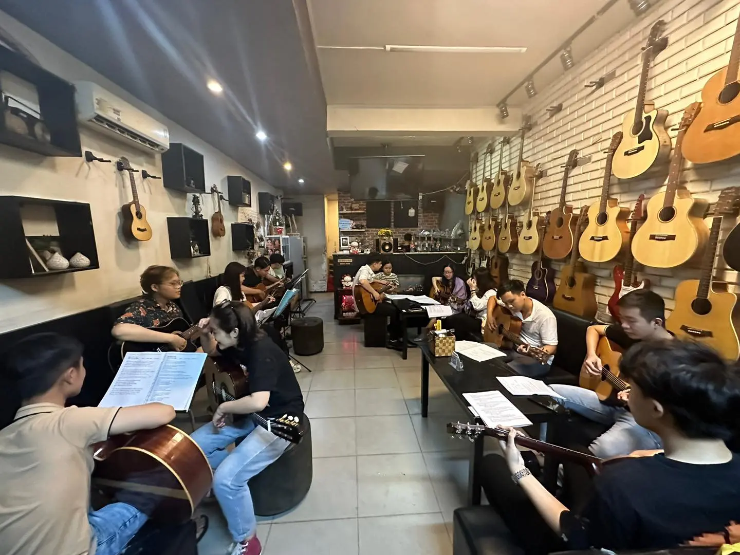 Top 11 Địa Chỉ Học Guitar TPHCM Chất Lượng Bạn Nên Biết