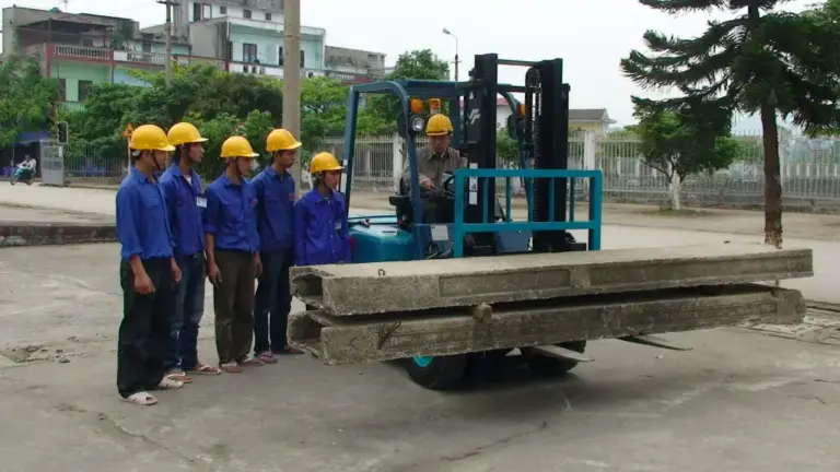 Lưu Ngay TOP 5 Nơi Học Lái Xe Nâng Bình Dương Gia Tăng Cơ Hội Việc Làm