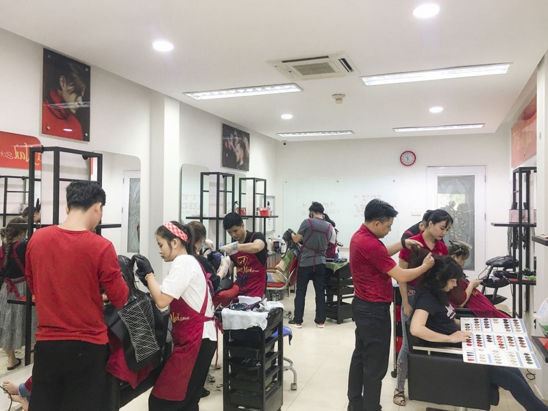 World Nail School