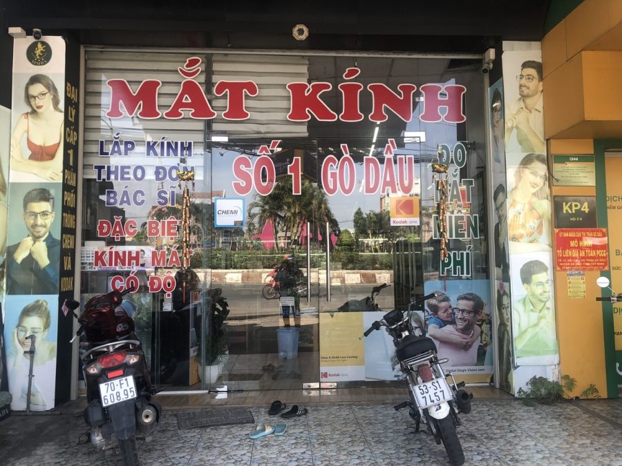 mắt kính Tây Ninh