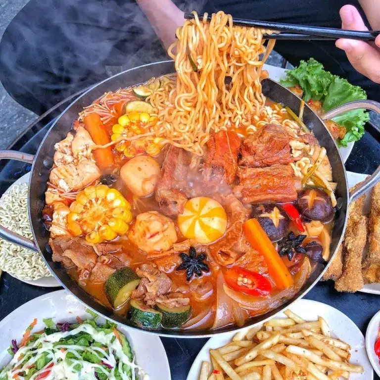 Top 15 Quán Ăn Vặt Giá Rẻ Nha Trang Được Yêu Thích