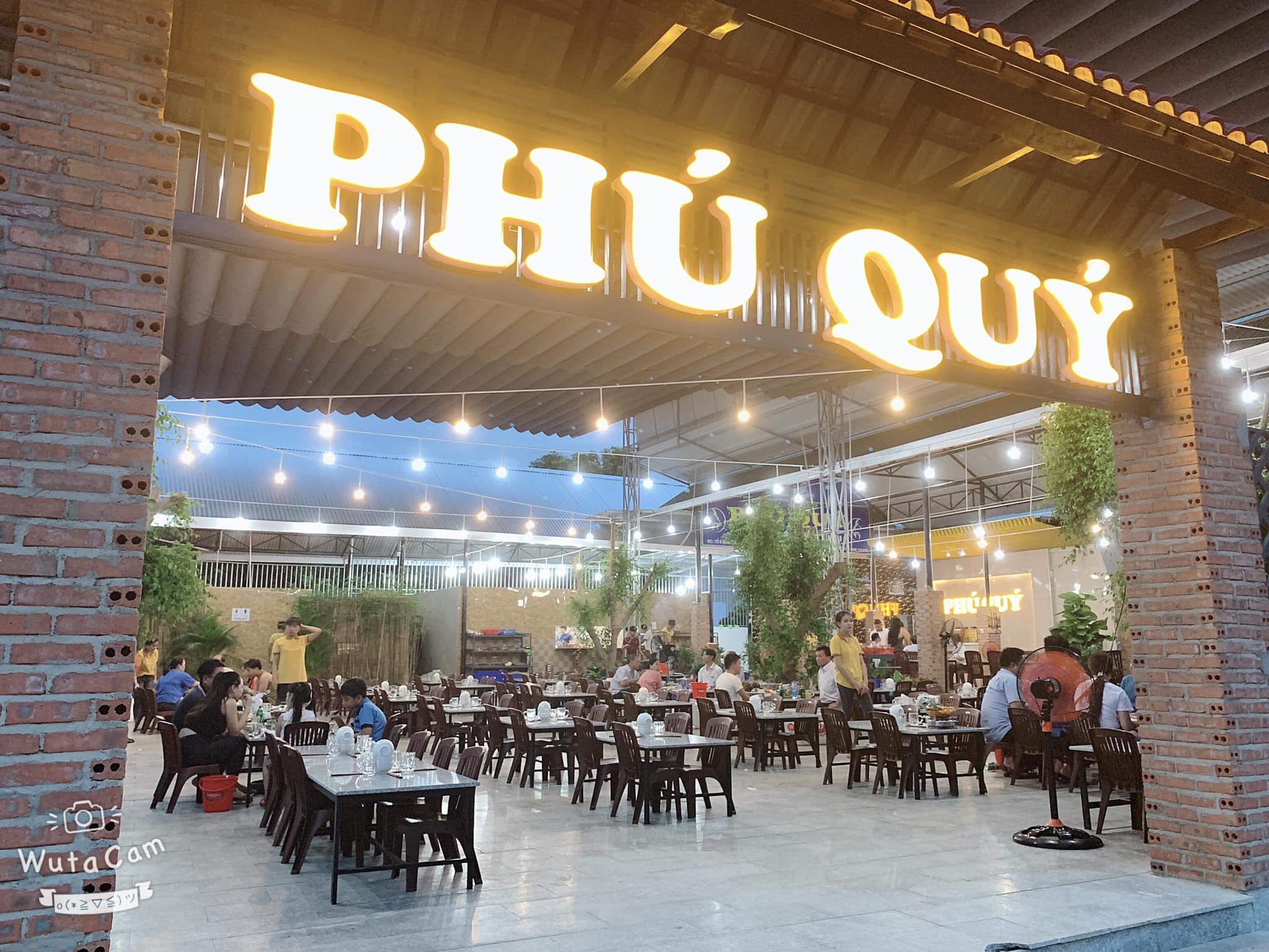 Dê Phú Quý