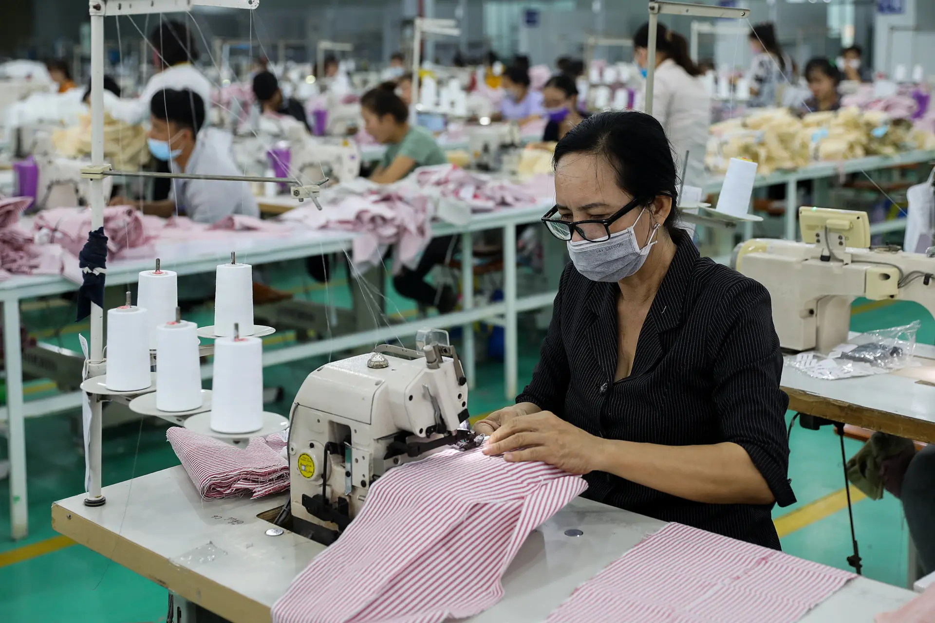 Tìm Hiểu Top 5 Công Ty Xuất Khẩu May Mặc Hàng Đầu Việt Nam