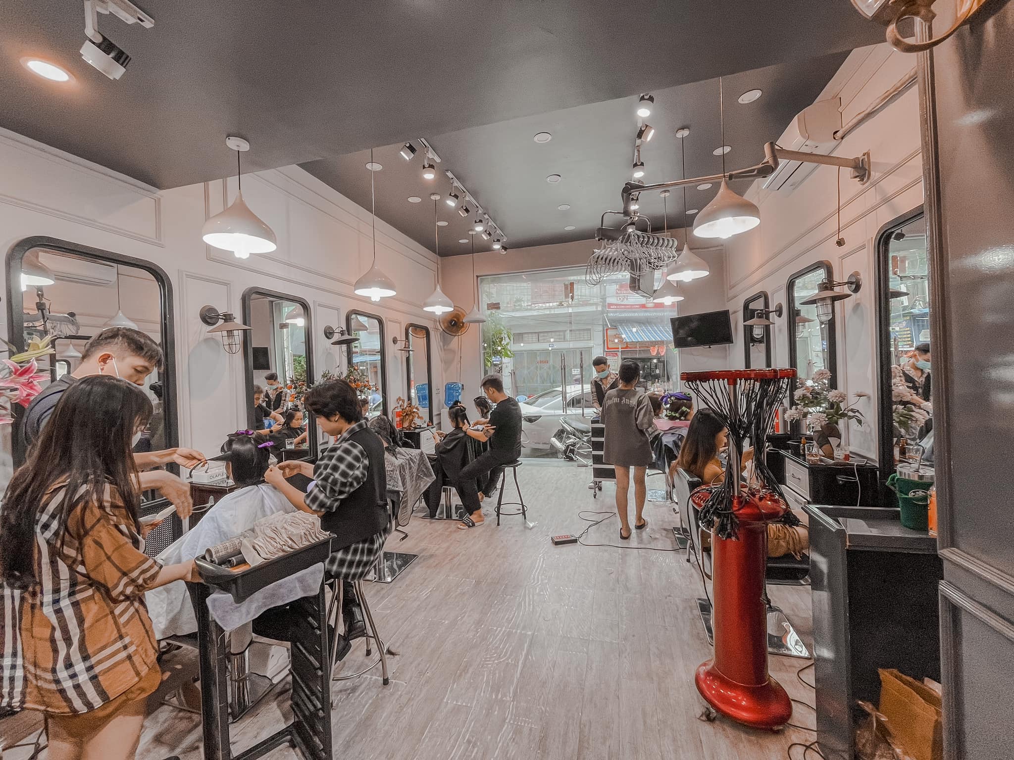 Tiệm Làm Tóc Chiến Hair Salon