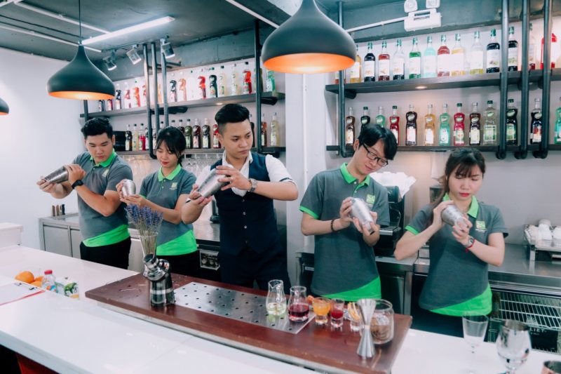 hoc-nghe-pha-che-nha-trang2-e1647830905904 học nghề pha chế ở Nha Trang
