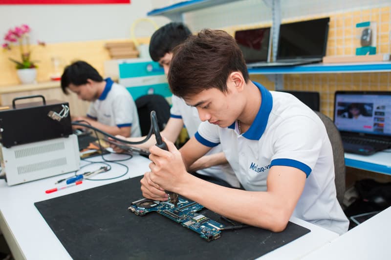 sửa laptop Điện Biên Cửa Hàng FPT Shop