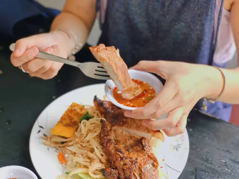 Bỏ Túi Ngay Top 17 Địa Chỉ Ăn Trưa Sài Gòn Siêu Hấp Dẫn