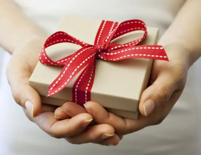 Bảng Giá Quà Tặng Doanh Nghiệp Và Top 5 Đơn Vị Uy Tín