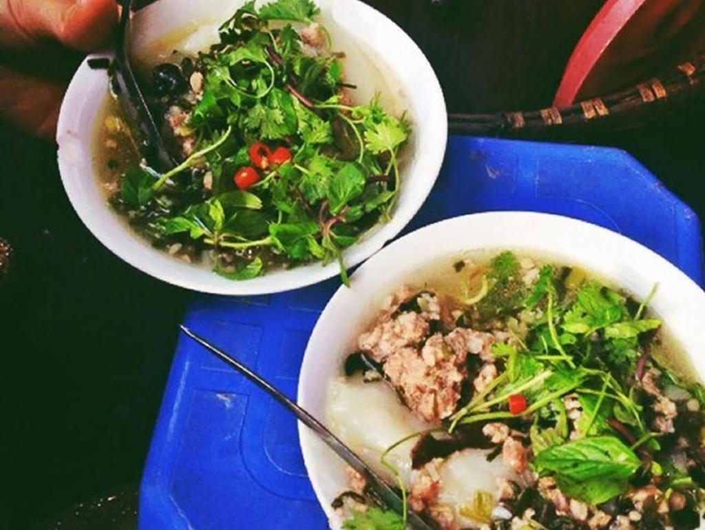 Bánh đúc nóng Hà Nội