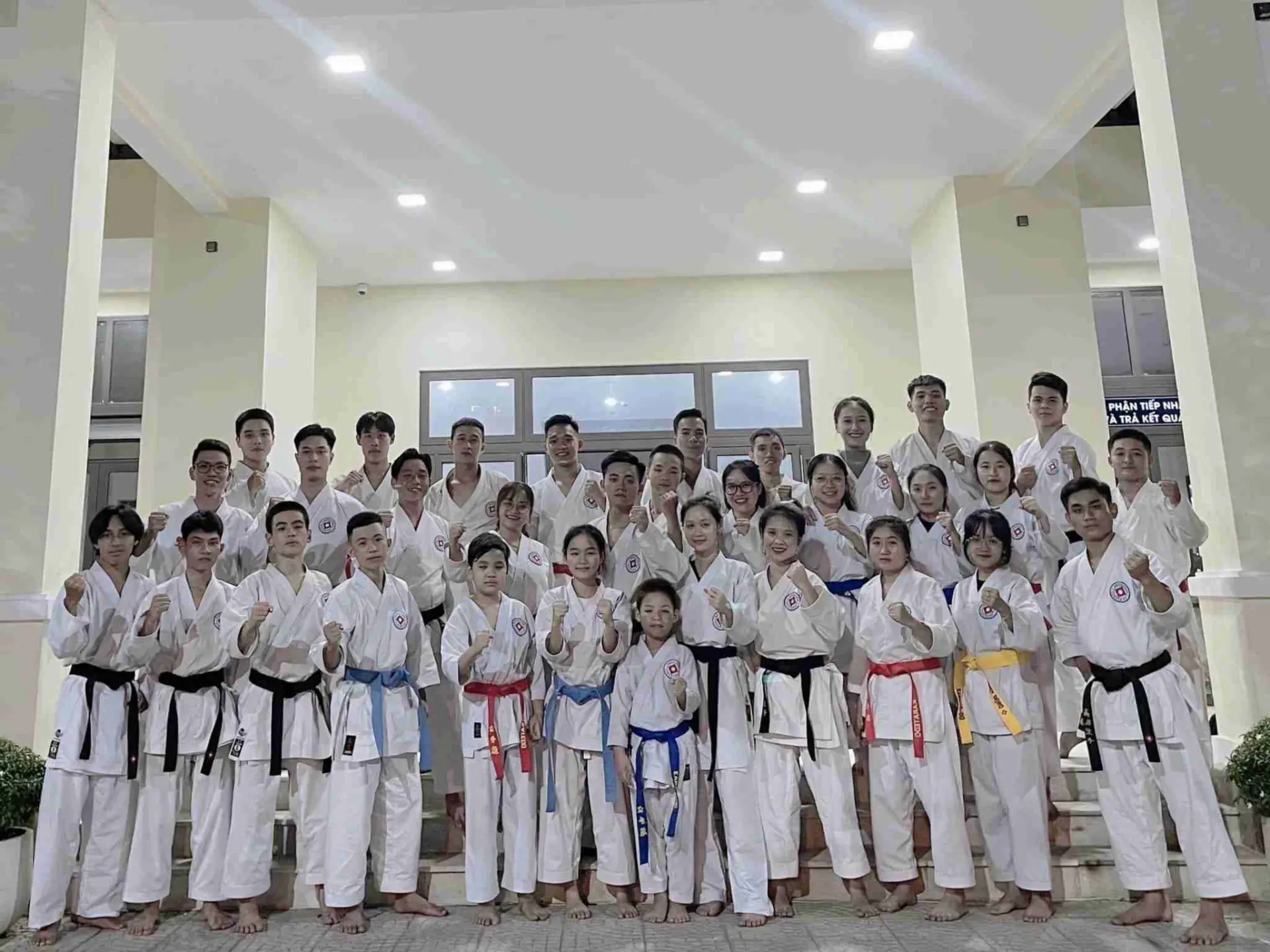 những đơn vị làm cửa kéo tại Đà nẵng
