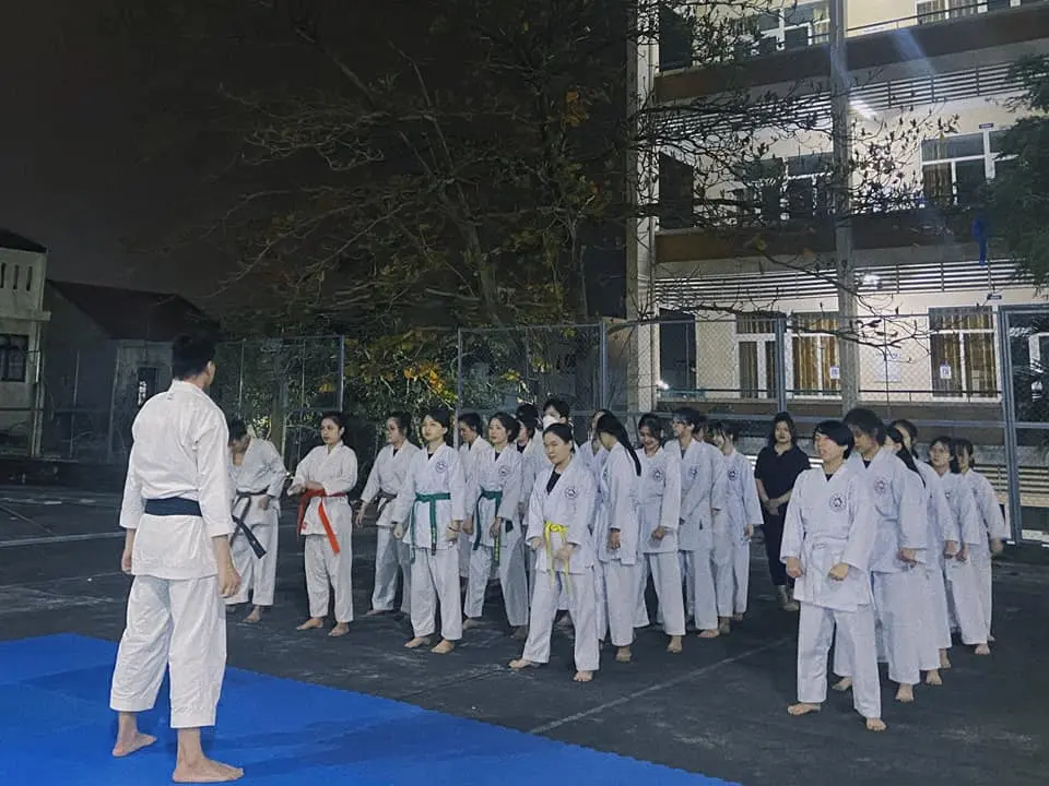 cửa kéo Đà Nẵng