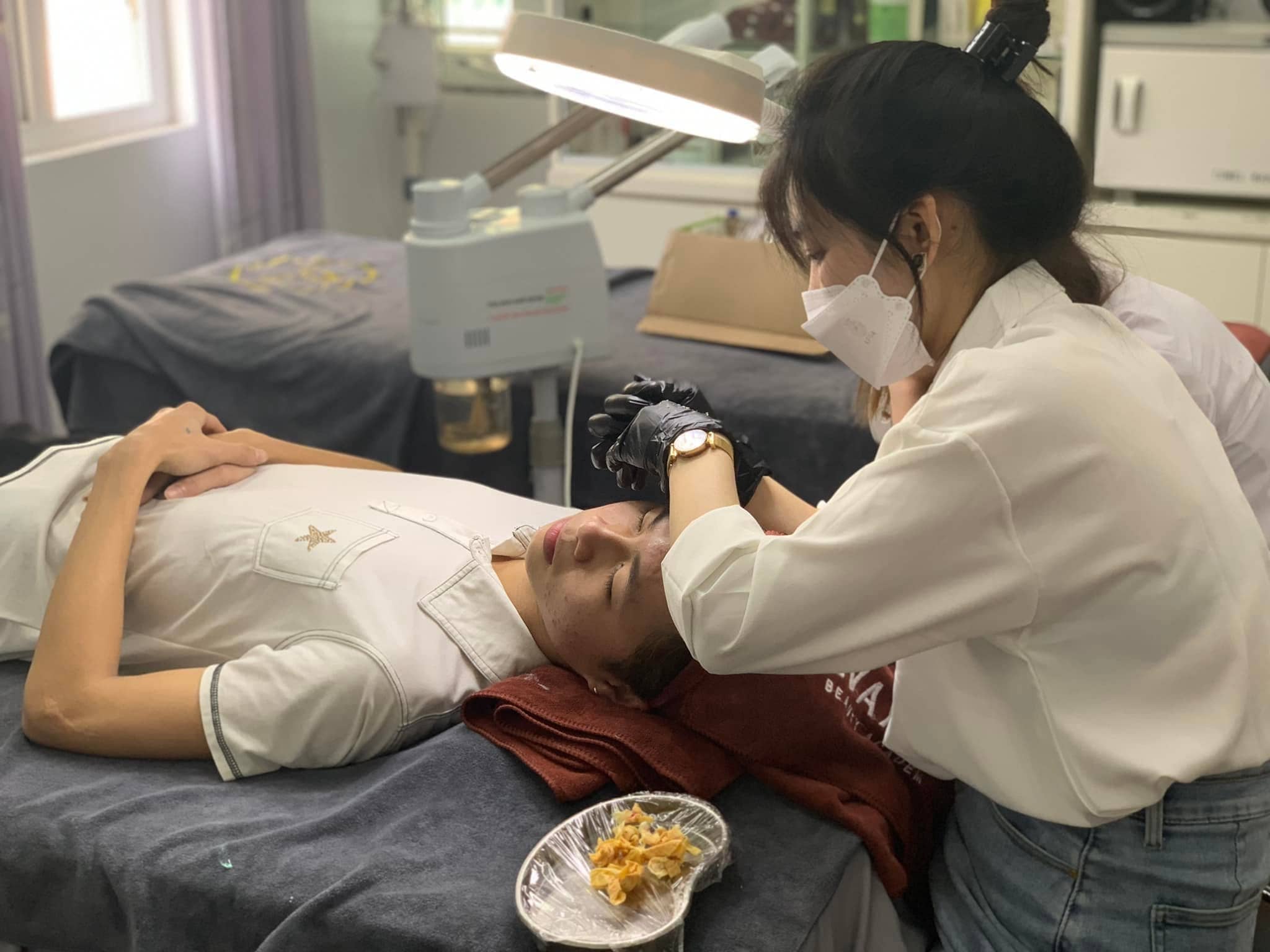 spa trị mụn eva xinh