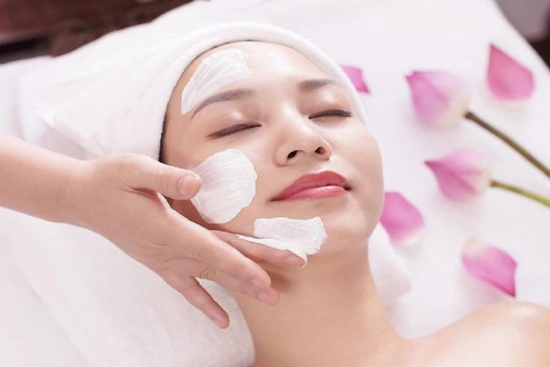 các bước chăm sóc da cơ bản tại spa