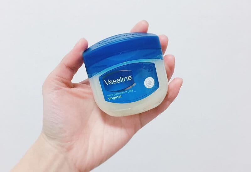 có nên bôi vaseline sau khi xăm mày