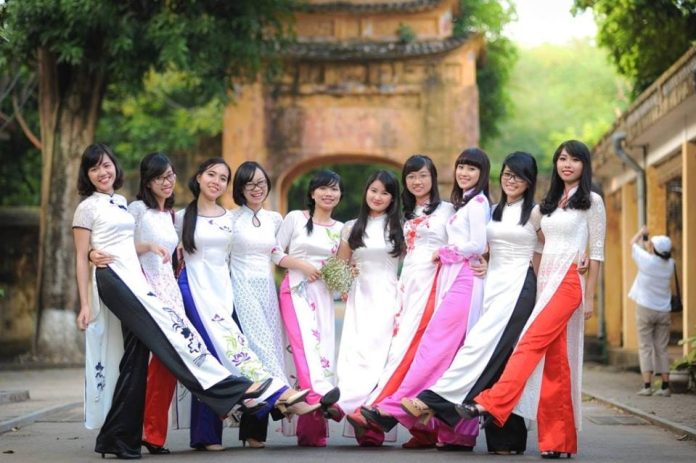 Khám Phá Top 10 Shop Thuê Trang Phục Biểu Diễn Đà Nẵng Chất Lượng
