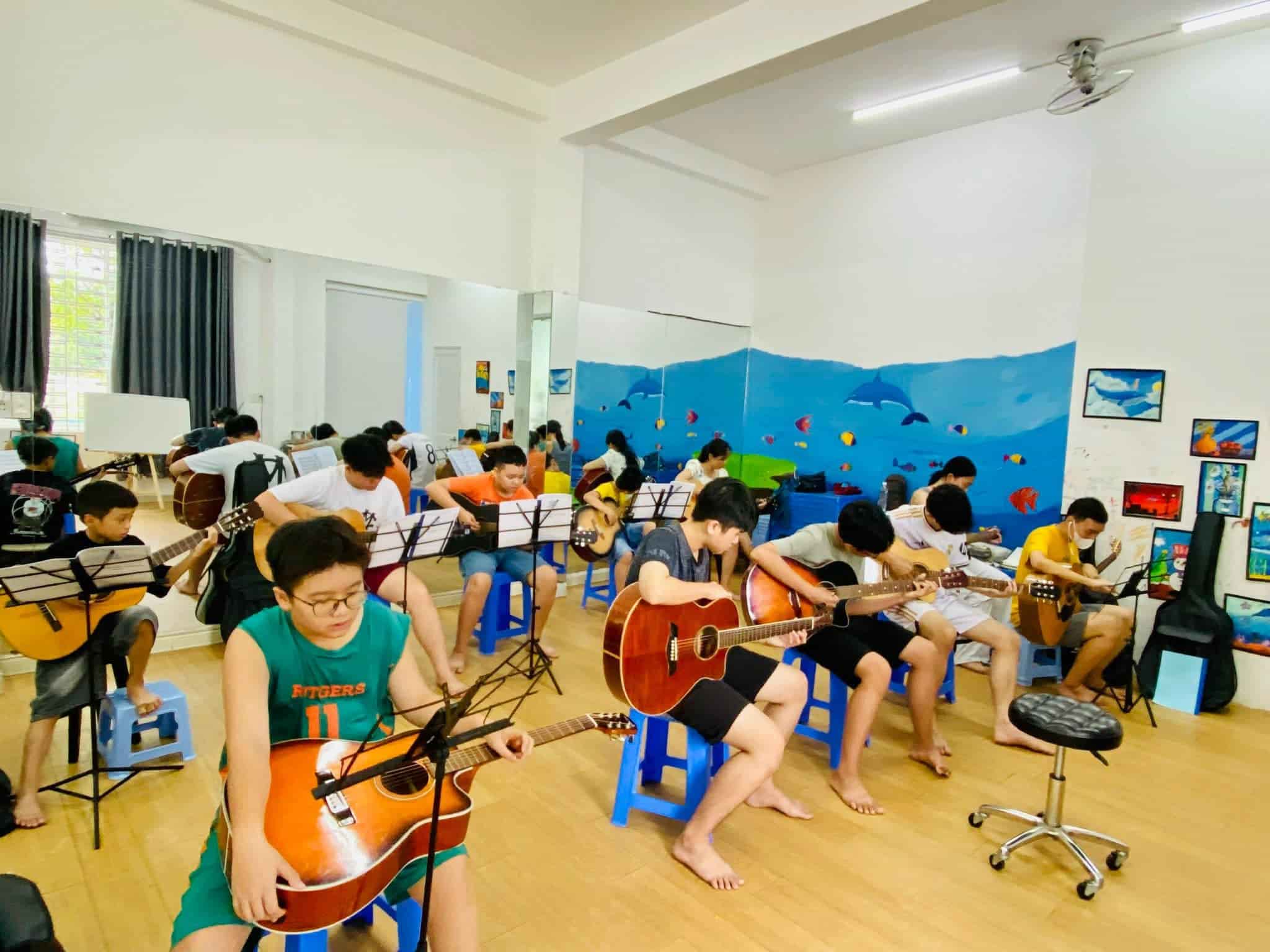 học guitar Đà Nẵng