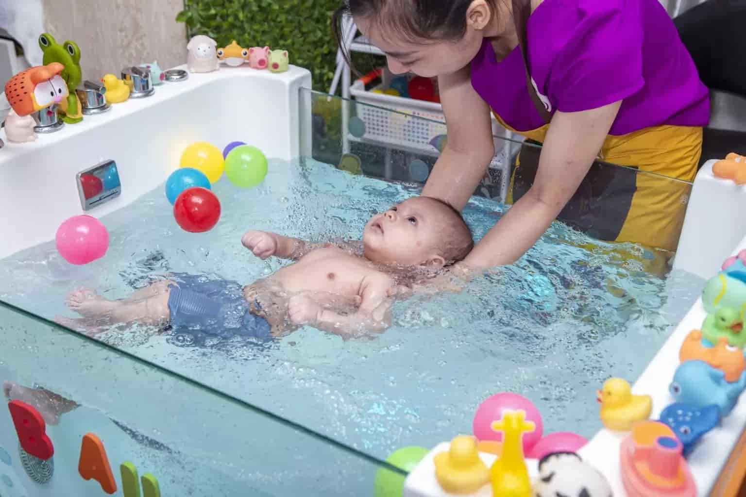 bồn tắm thủy lực cho bé