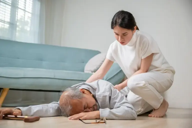 Tìm Hiểu Ngay Độ Tuổi Và Đối Tượng Cần Tầm Soát Đột Quỵ