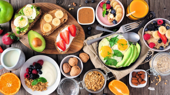 Xăm môi ăn gì cho lên màu đẹp và chế độ ăn uống sau khi xăm