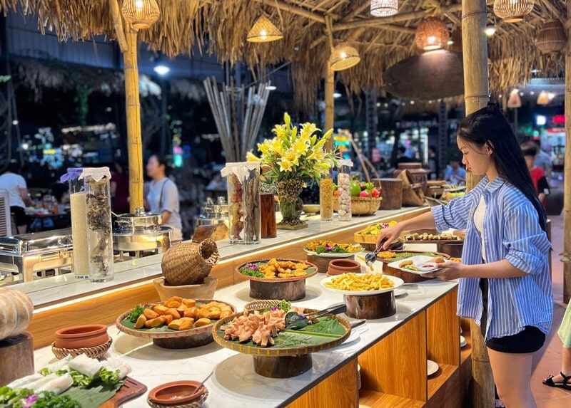 Buffet Làng Lụa Hội An