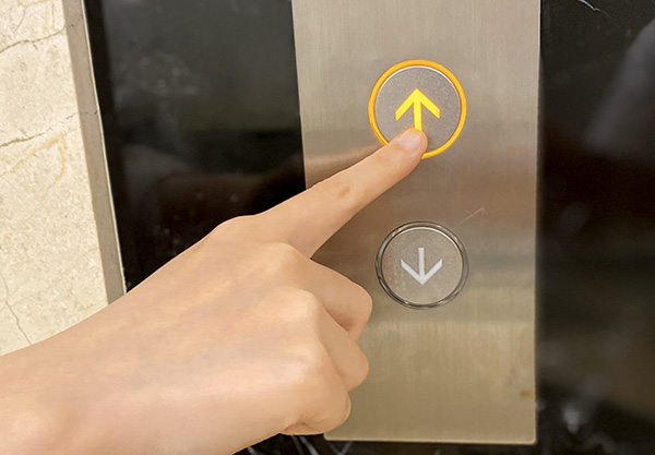 cách sử dụng thang máy đúng cách