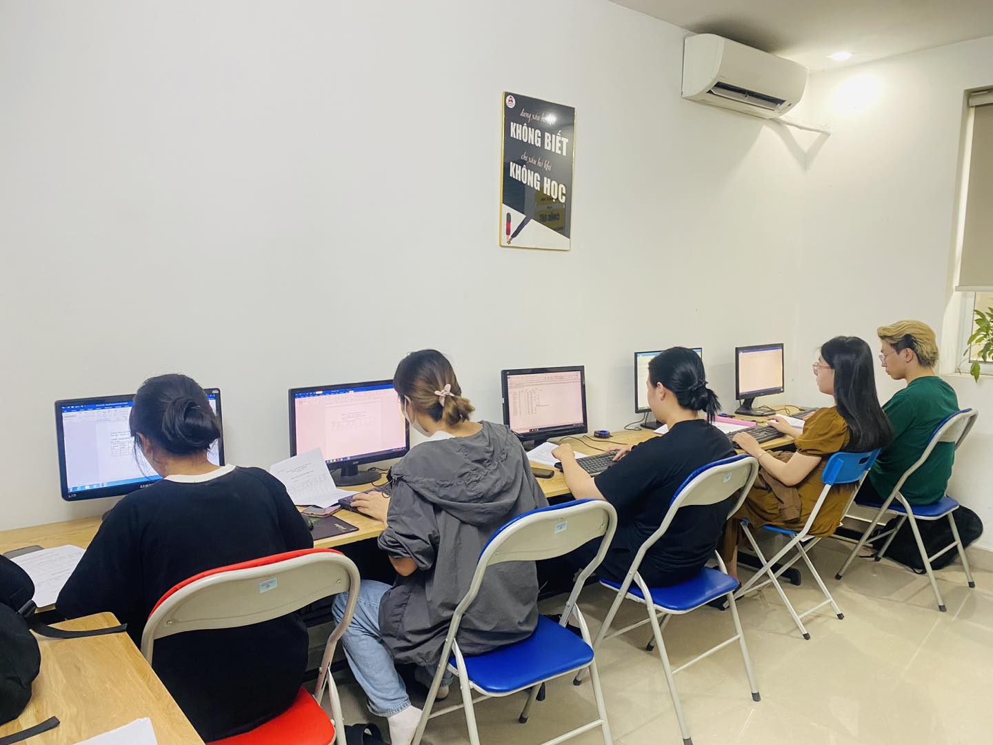 học thiết kế đồ họa tại Hải Phòng