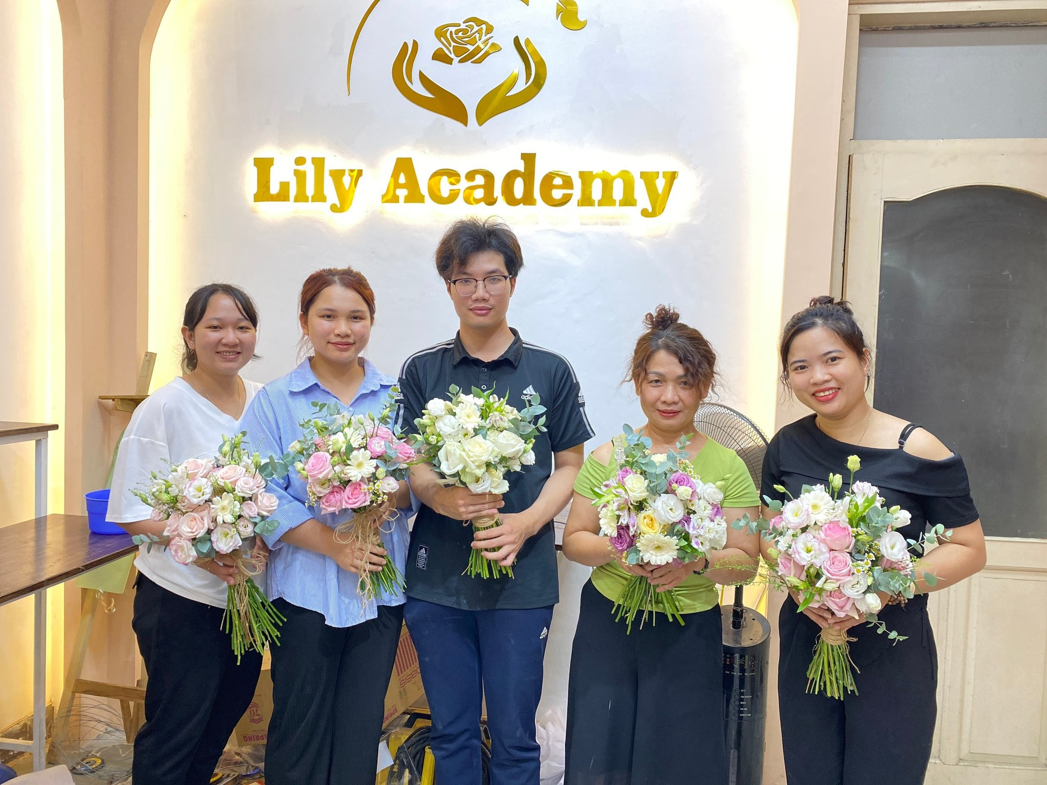 Học Viện Lily Academy