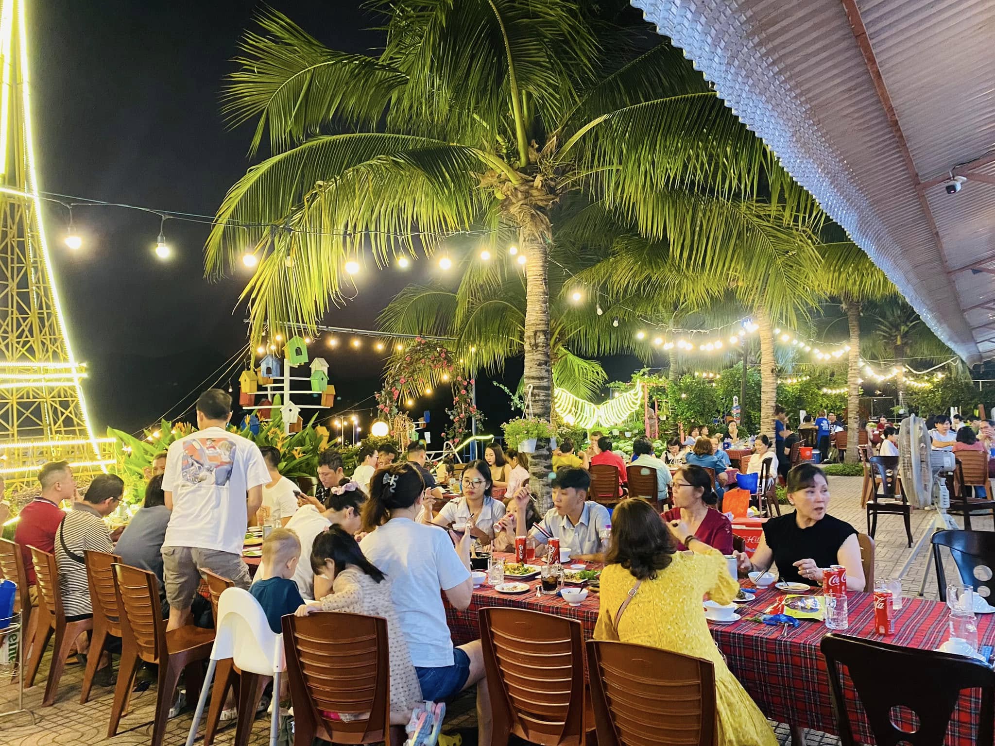 Nhà hàng ven sông Nha Trang