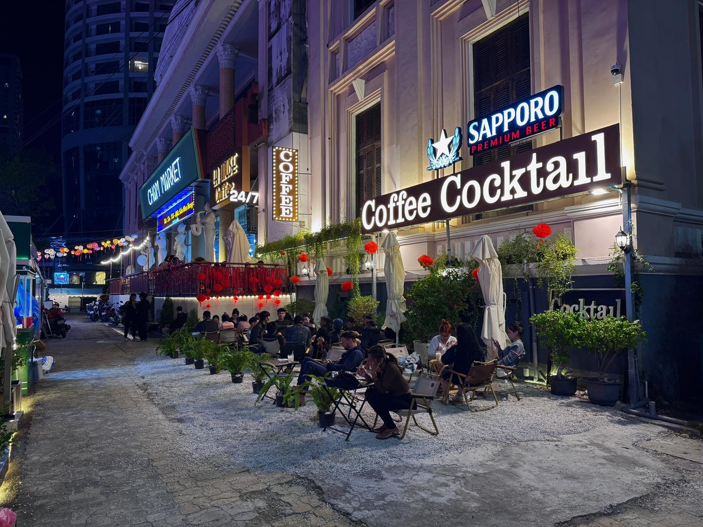 quán cafe mở 24/24 ở Nha Trang