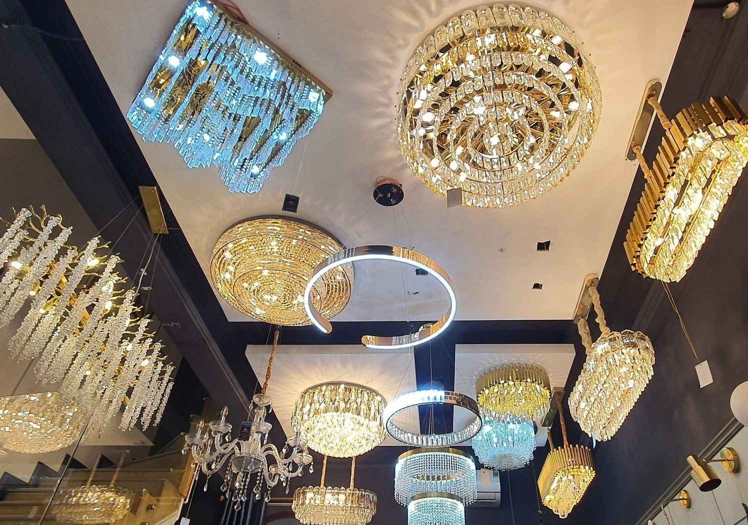 Đèn Trang Trí An Phước - Showroom phân phối đèn trang trí cao cấp uy tín