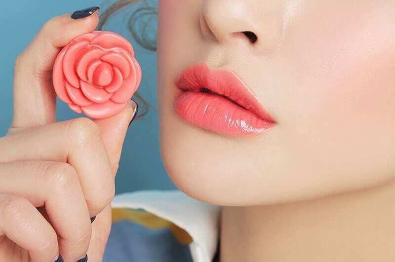 Son dưỡng cho môi xăm