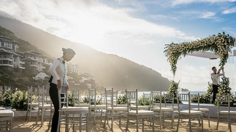 Tiệc cưới ngoài trời Đà Nẵng InterContinental Danang Sun Peninsula
