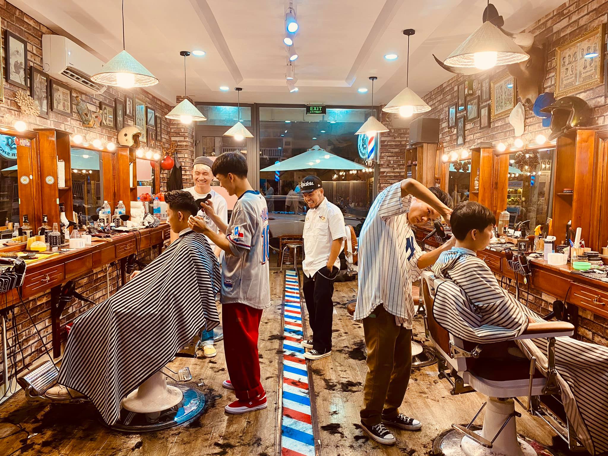 Tông đơ cắt tóc Nha Trang - Classic BarBer Shop