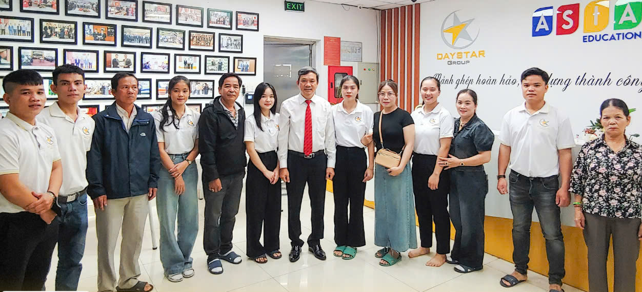 Tập Đoàn Daystar