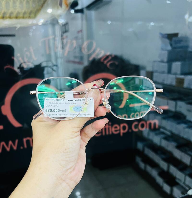 Cửa hàng kính mắt Việt Tiệp