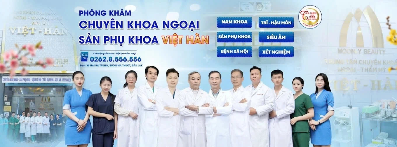 Bác sĩ Thắng cùng đội ngũ nhân viên y tế tận tâm.