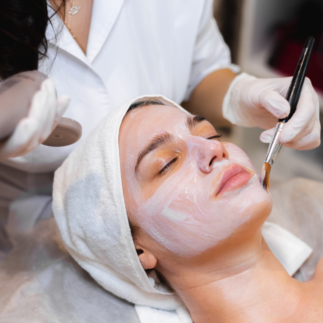 Pink Website Instagram Post (23) Top 5 medical spa giá bình dân tại TPHCM chuẩn y khoa tốt nhất 2026